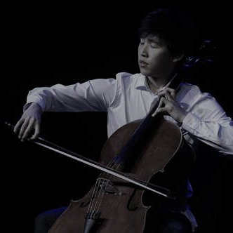 hyein-black-photo